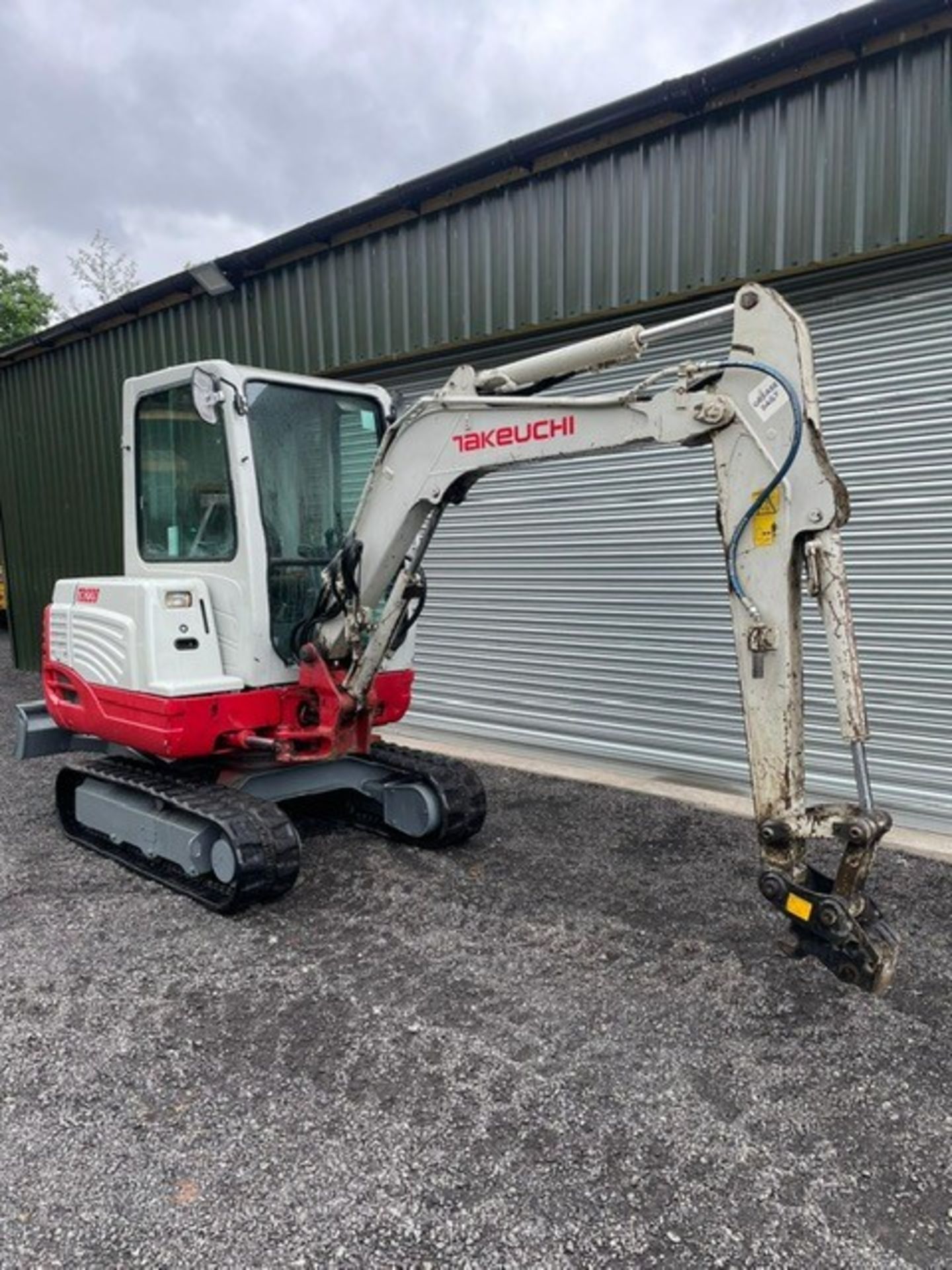 2013 TAKEUCHI TB 228 DIGGER & BUCKETS - Image 4 of 5