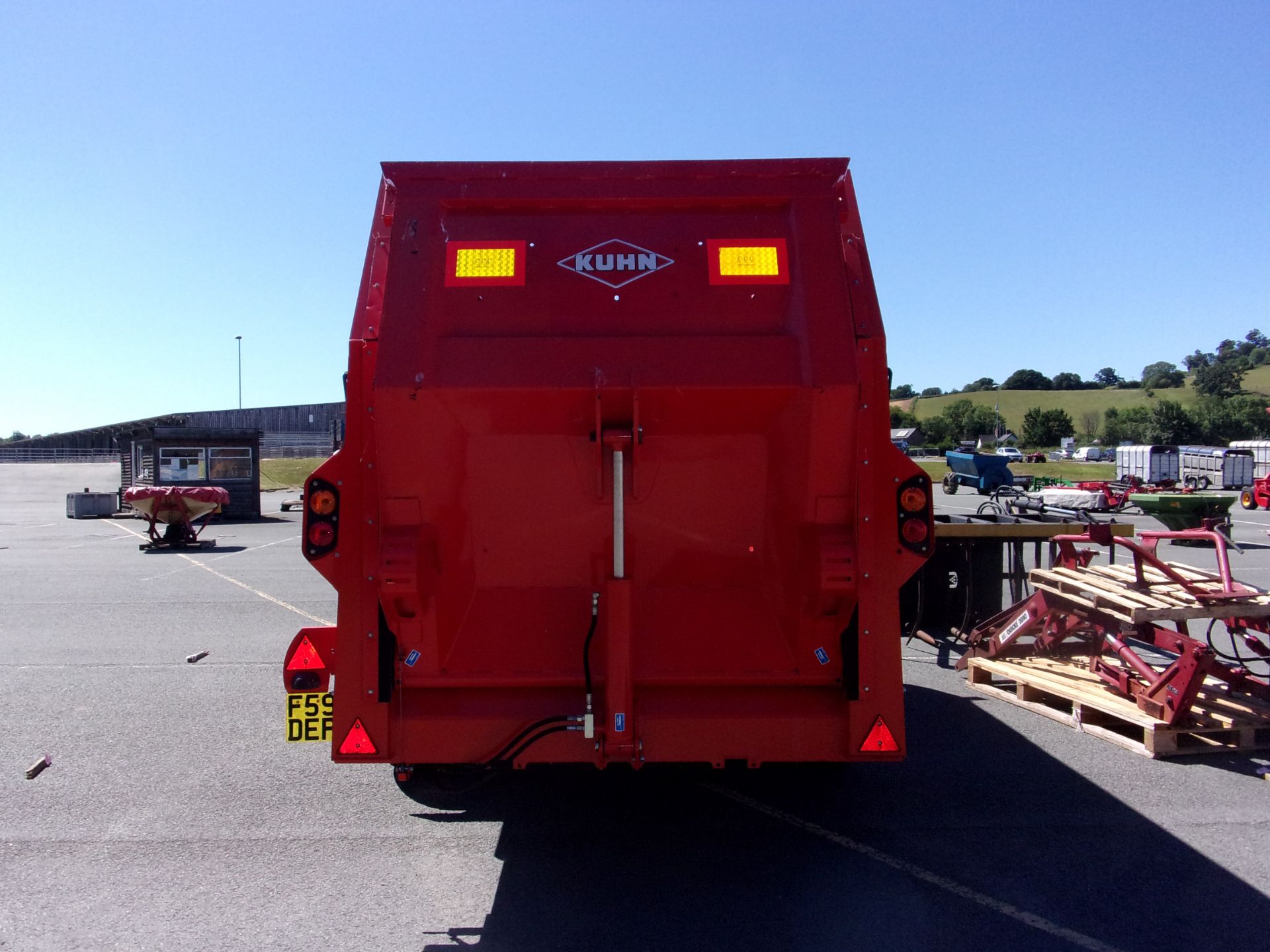 2017 KUHN 15070M STRAW CHOPPER - Image 5 of 7