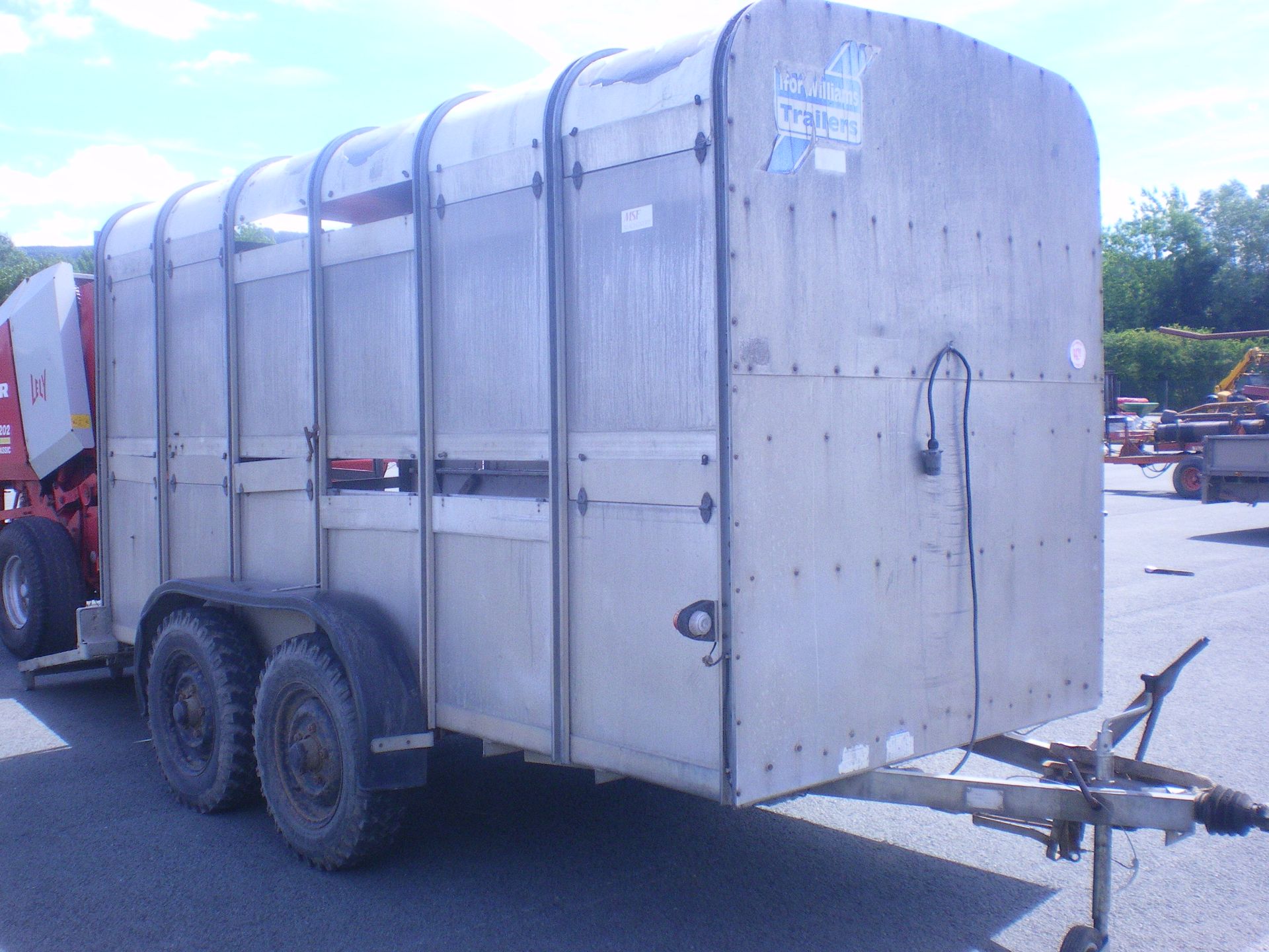 IFOR WILLIAMS 12' STOCK TRAILER - Image 2 of 2