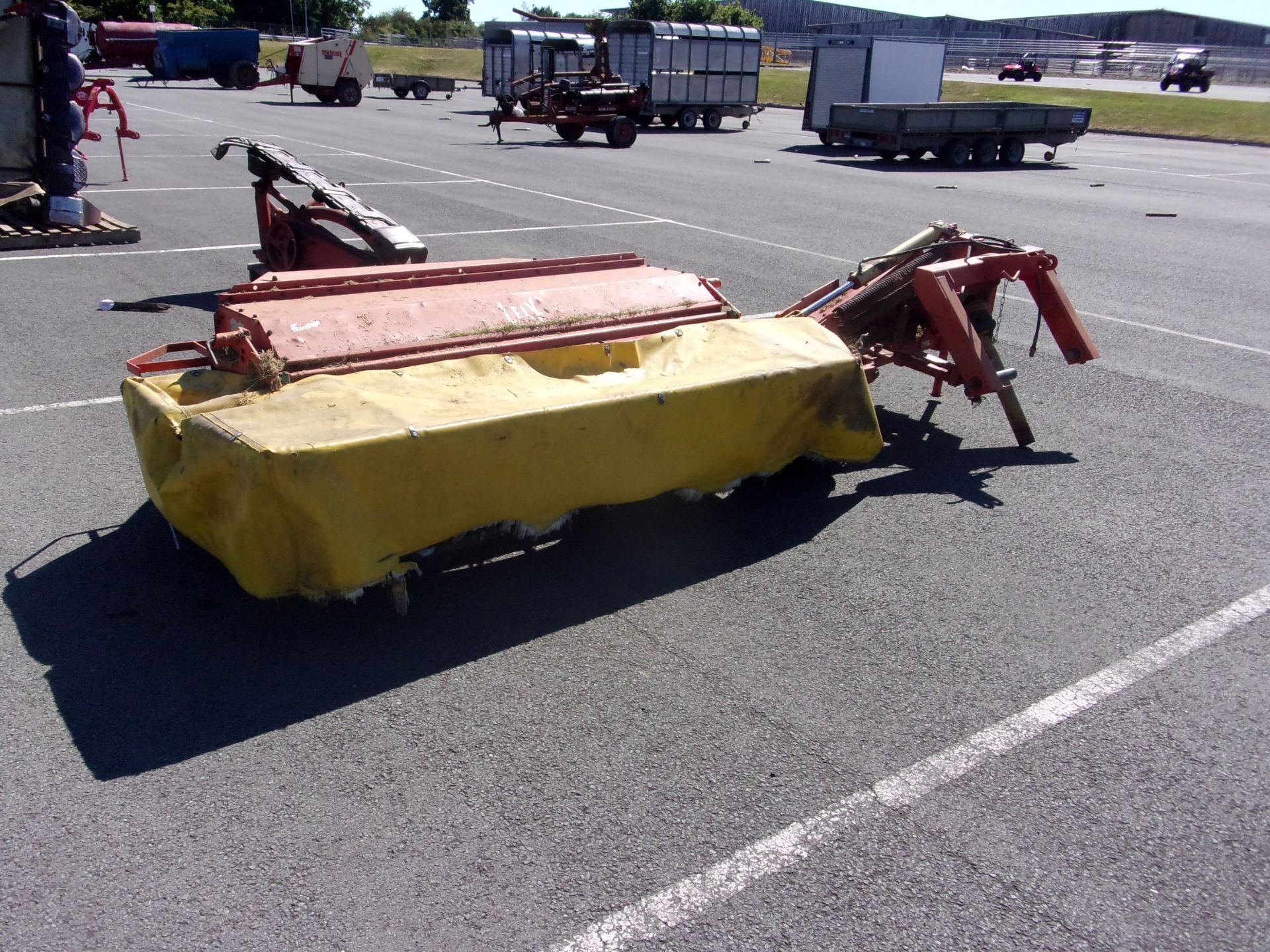 LELY 2.4M MOWER CONDITIONER - Image 2 of 3