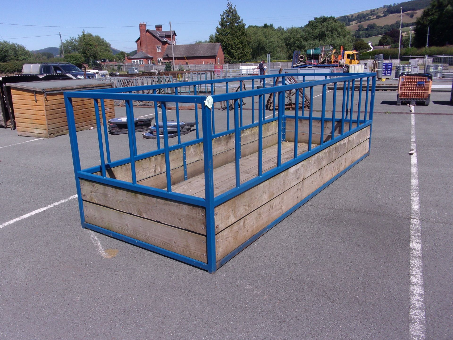 RECTANGULAR CATTLE FEEDER