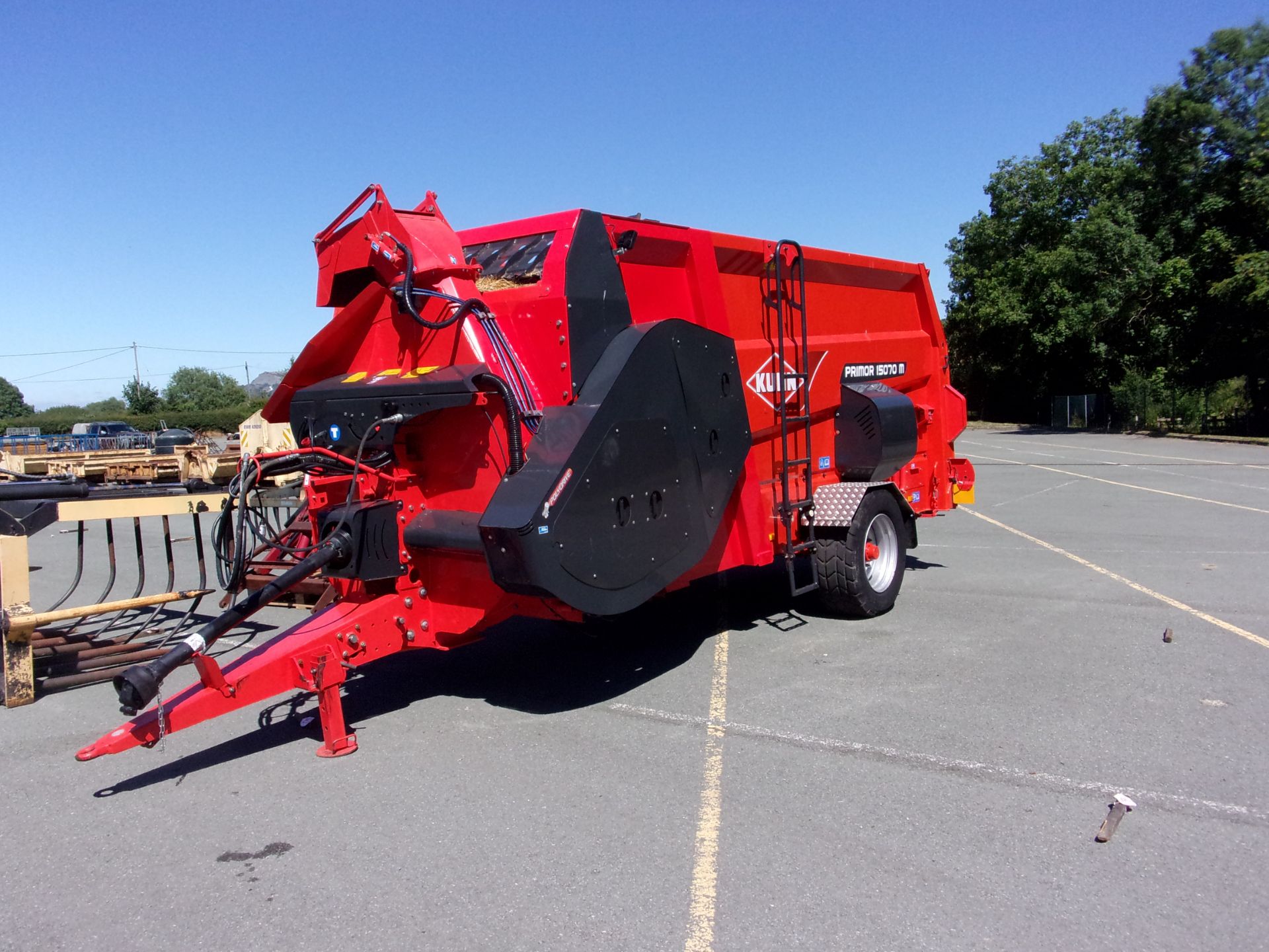 2017 KUHN 15070M STRAW CHOPPER - Image 2 of 7