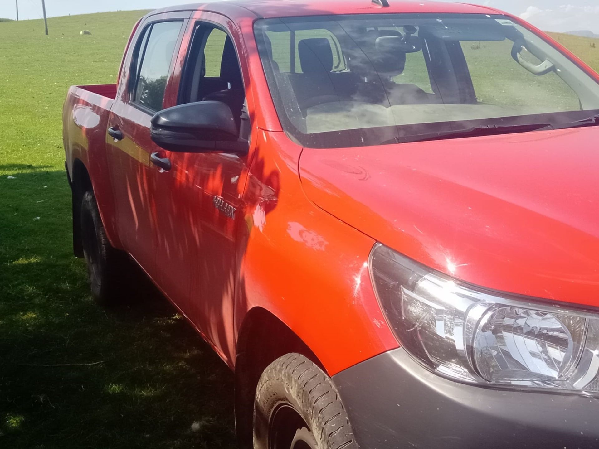 TOYOTA HILUX PICKUP - Image 4 of 5