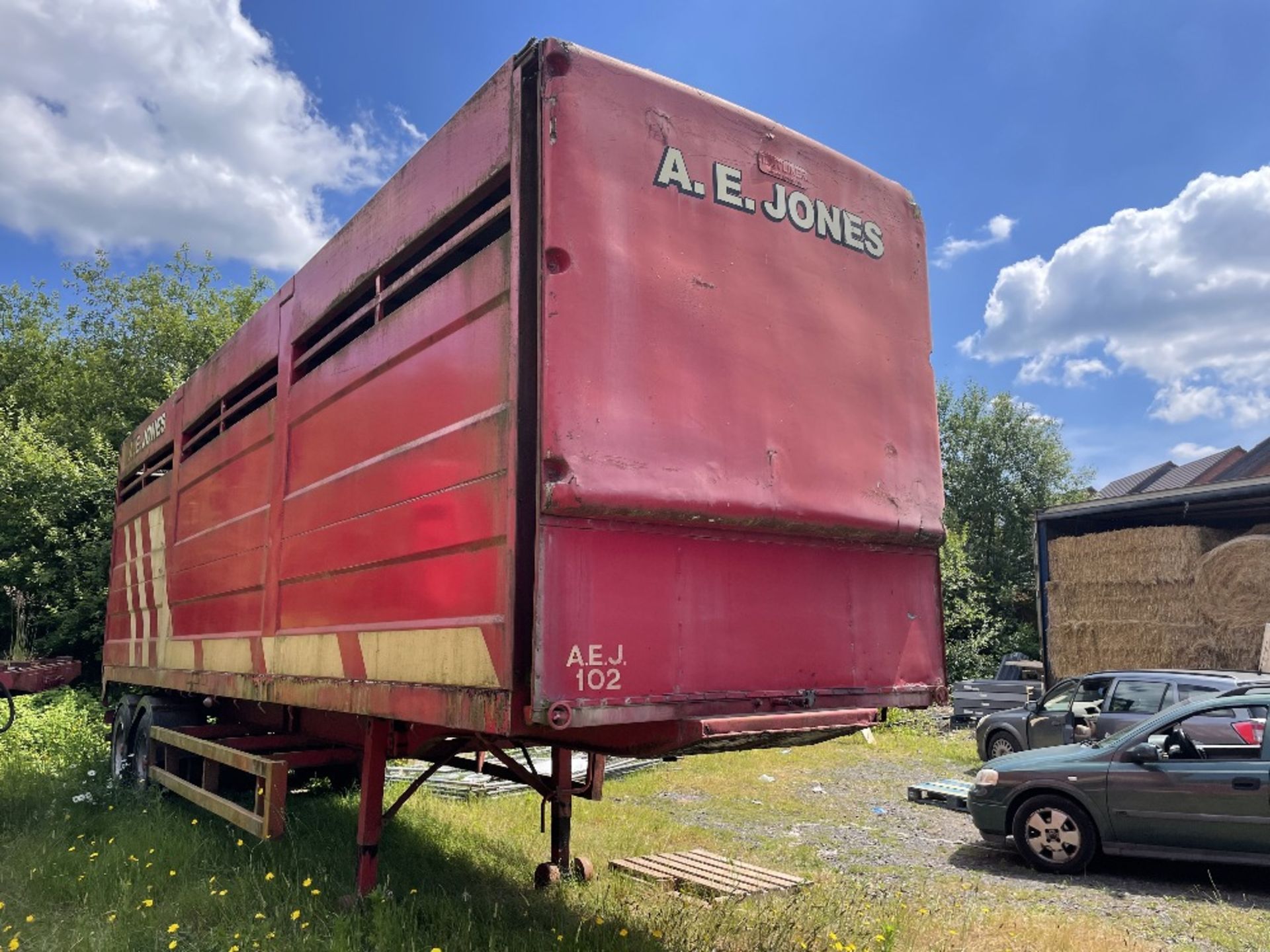 MILLMOOR ALUMINIUM LIVESTOCK TRAILER