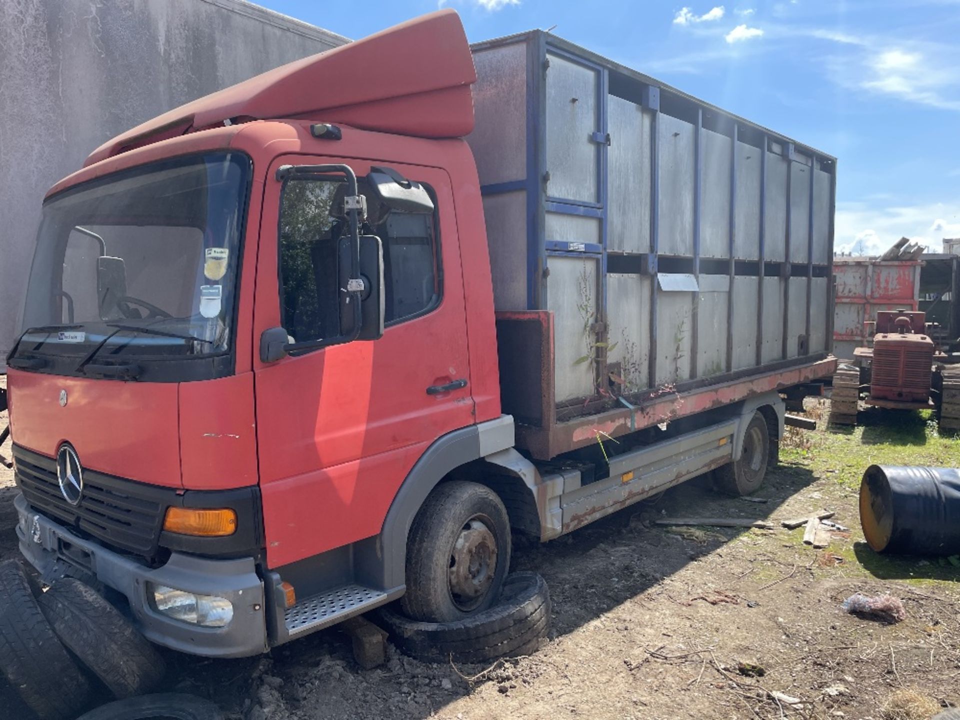 MERCEDES LIVESTOCK LORRY