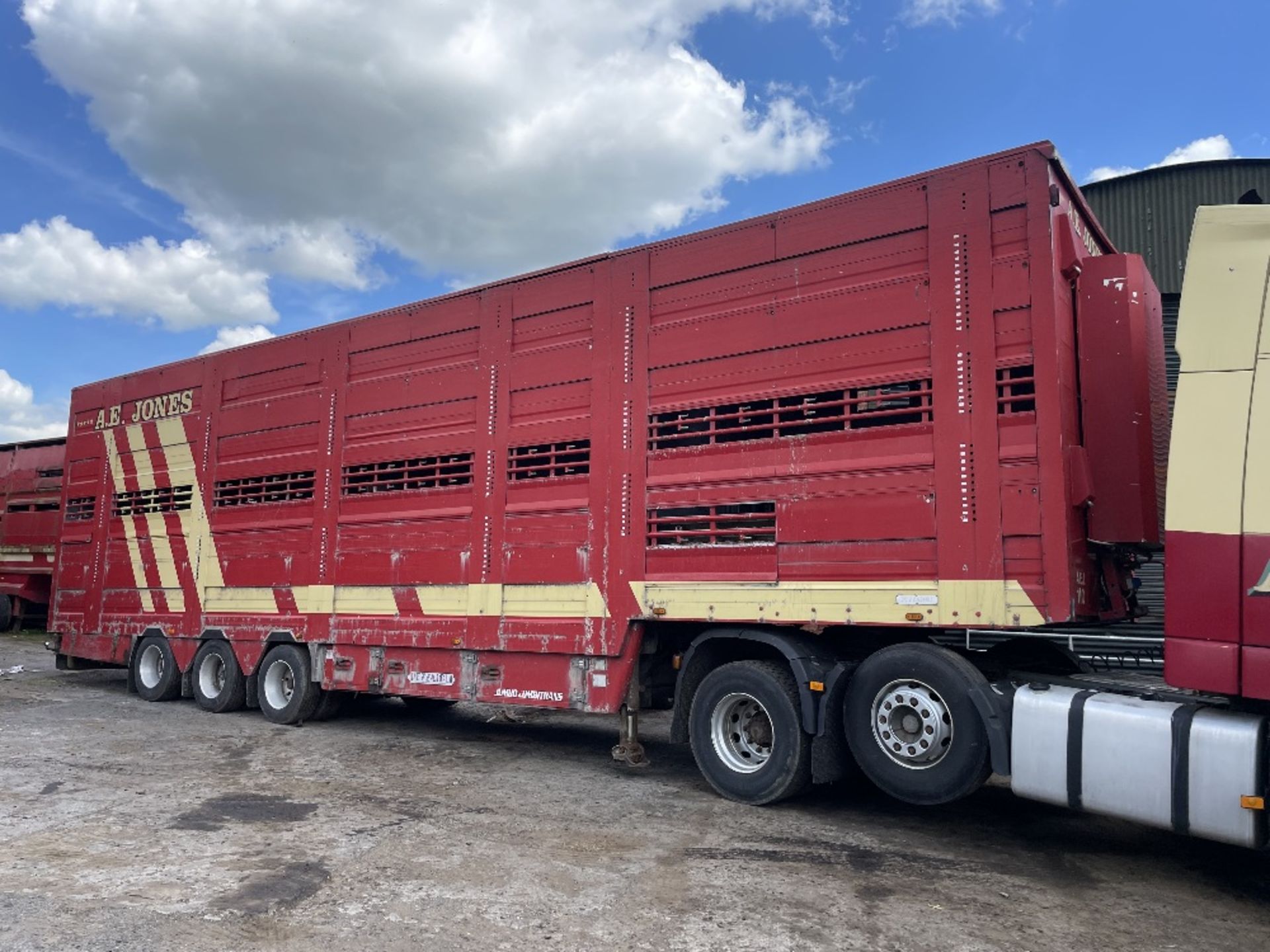 PEZZAIOLI LIVESTOCK TRAILER