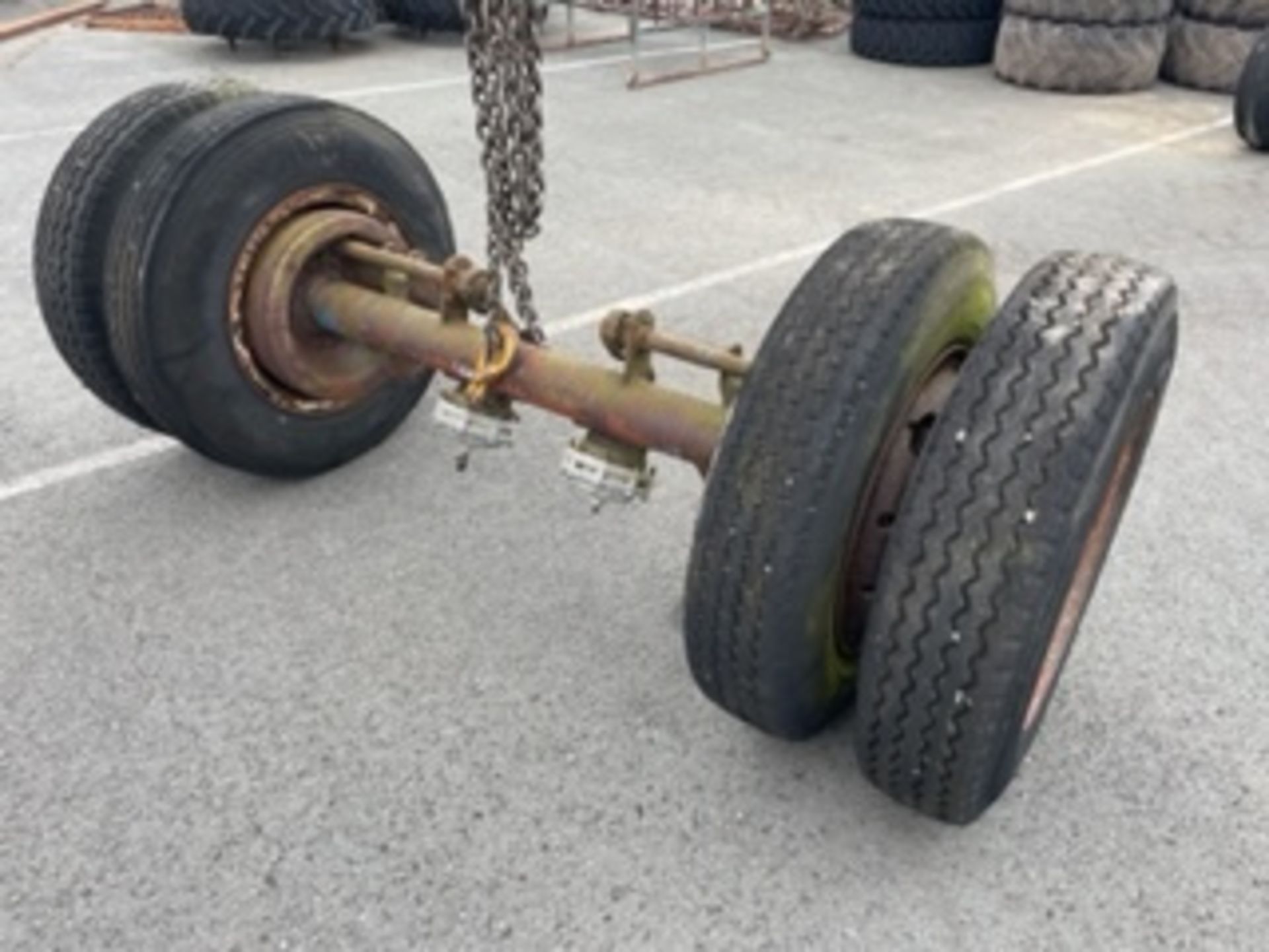 LORRY AXLE WITH TWIN WHEELS - Image 2 of 2