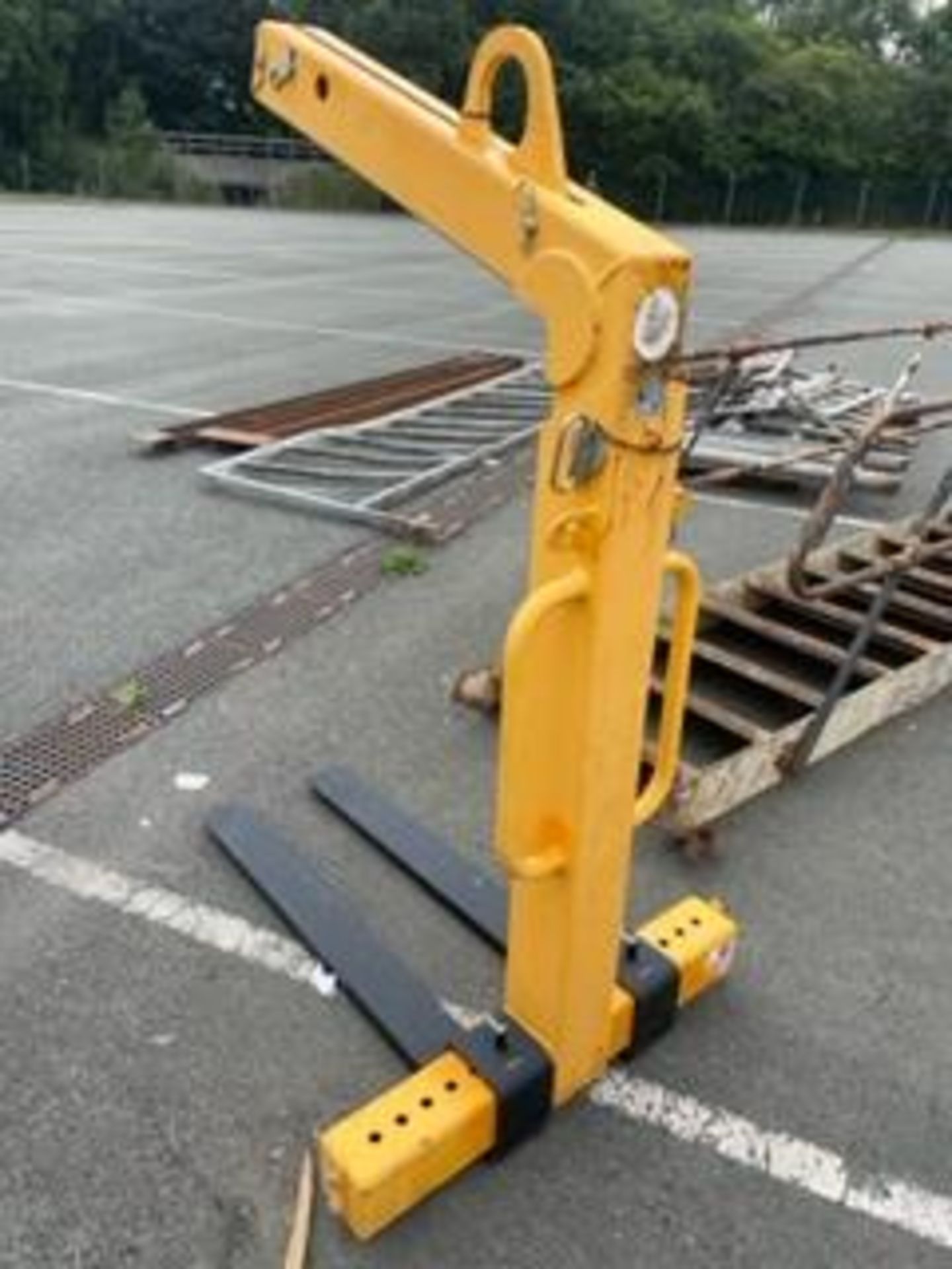 LORRY CRANE PALLET FORKS