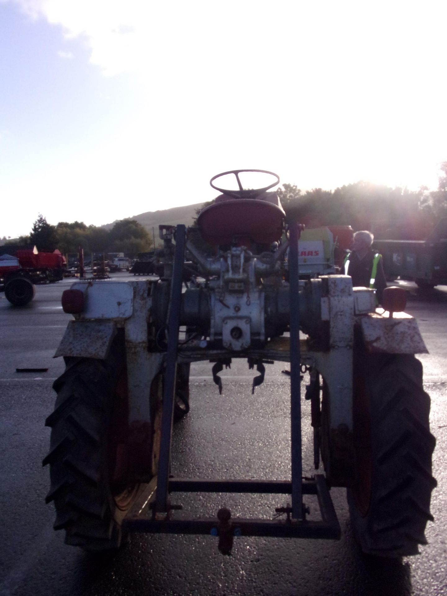 M F PERKINGS 130 VINEARD TRACTOR - Image 3 of 4