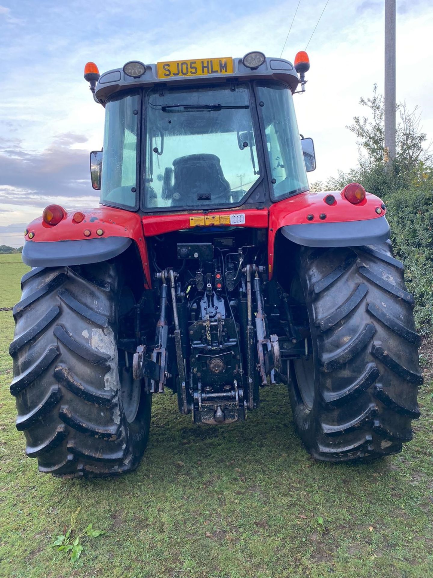 MASSEY FERGUSON 6455 DYNASHIFT TRACTOR - Image 7 of 17