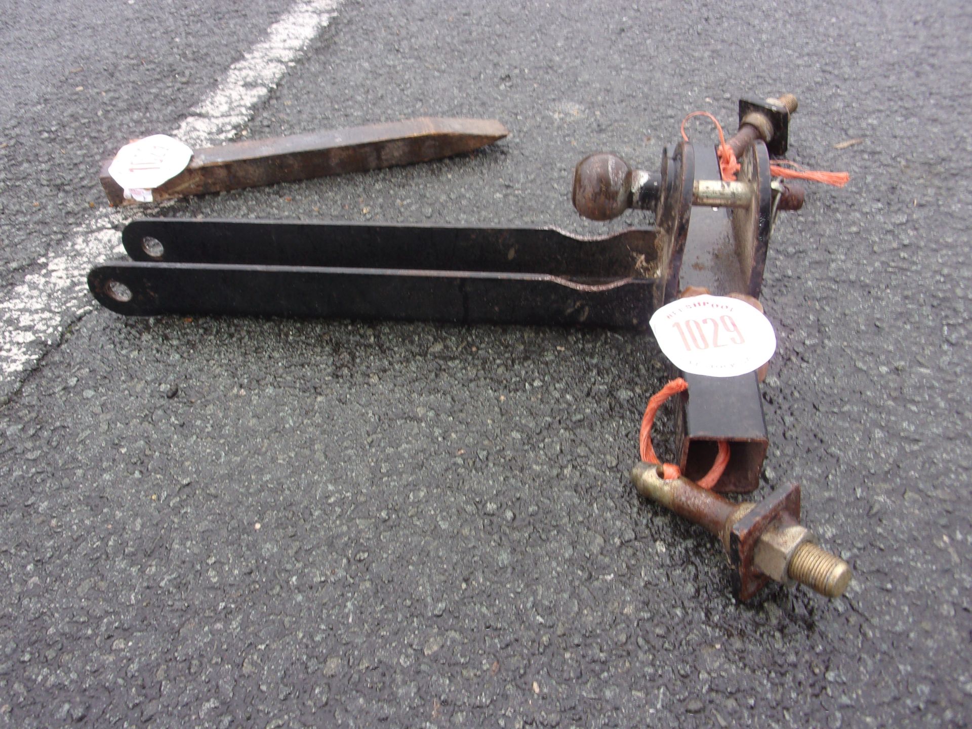 3 POINT LINKAGE TOW HITCH - Image 2 of 2