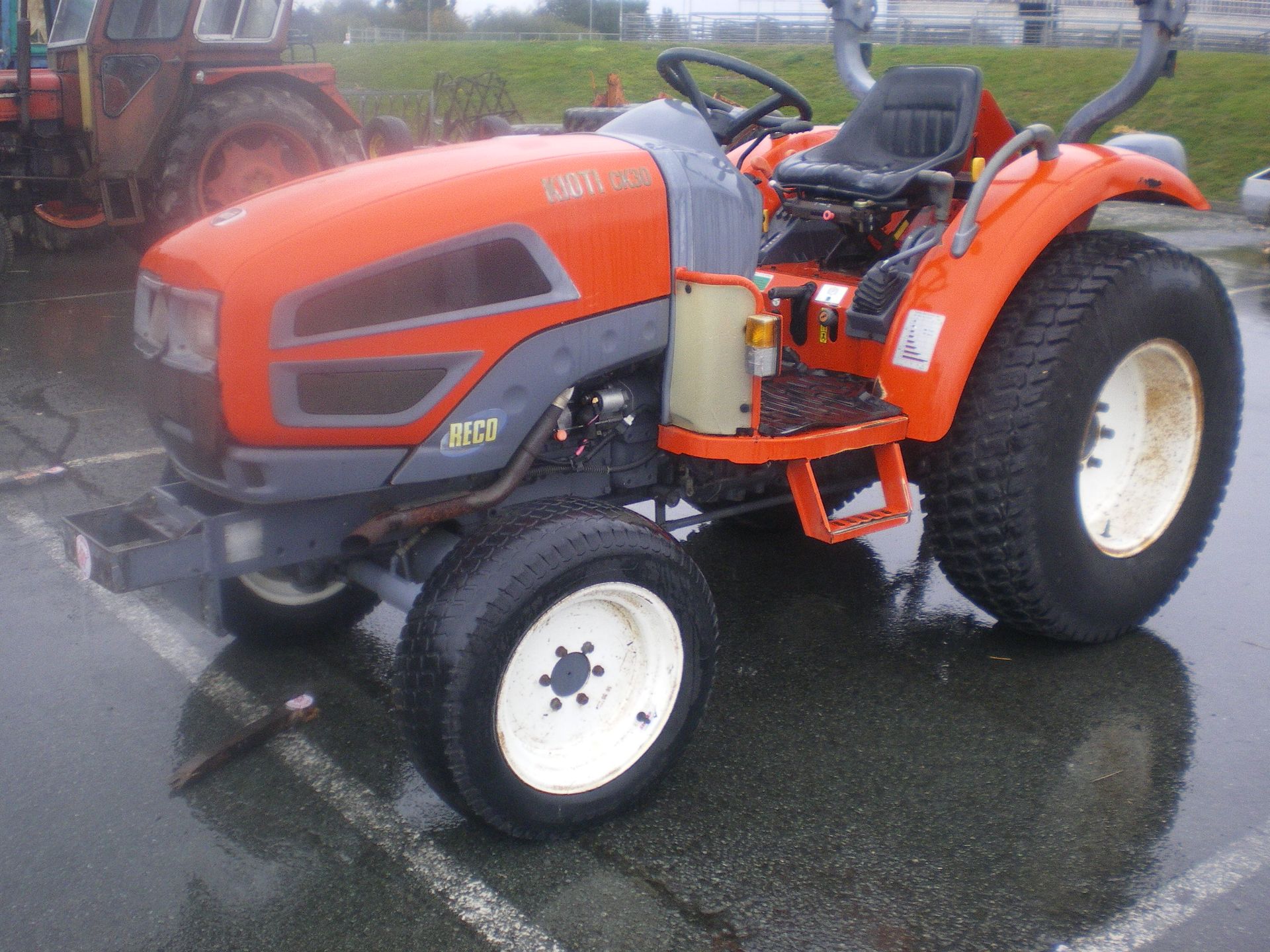 KIOTI COMPACT TRACTOR - Image 3 of 6