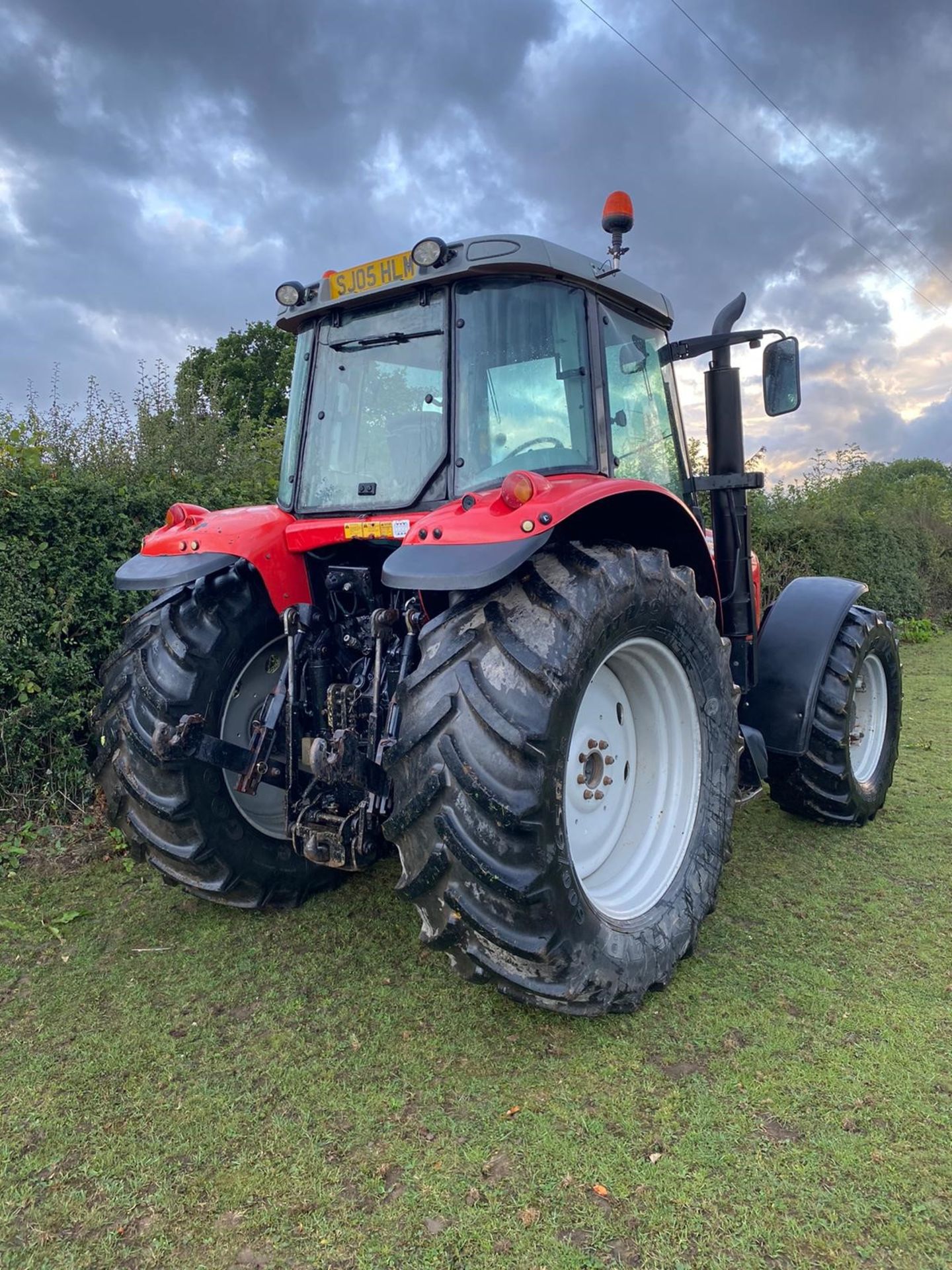 MASSEY FERGUSON 6455 DYNASHIFT TRACTOR - Image 13 of 17