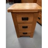 MODERN OAK BEDSIDE TABLE