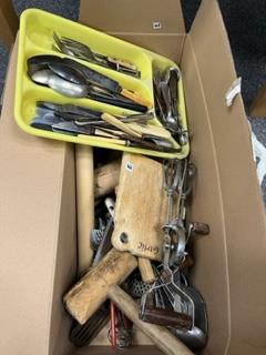 BOX OF ASSORTED VINTAGE CUTLERY