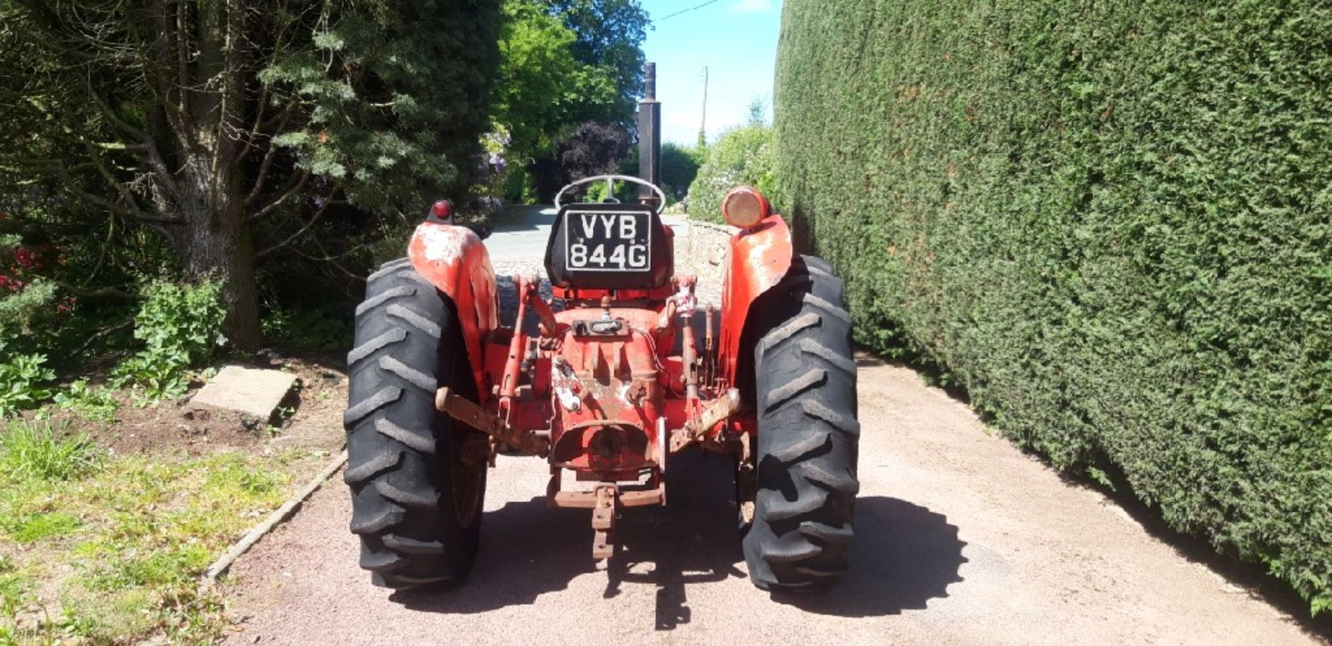 INTERNATIONAL 276 2WD TRACTOR - Image 10 of 15