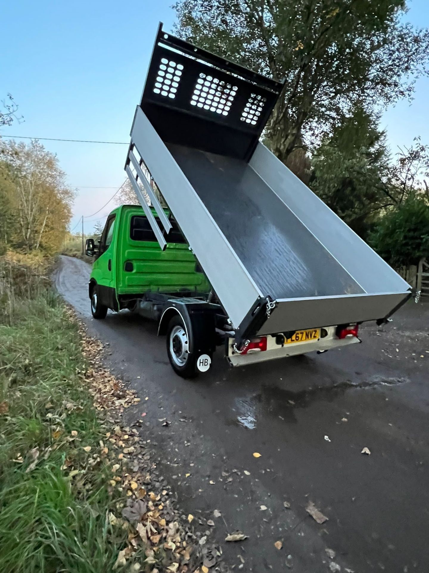 IVECO DAILY TIPPER TRUCK (2017). SINGLE - Image 2 of 11