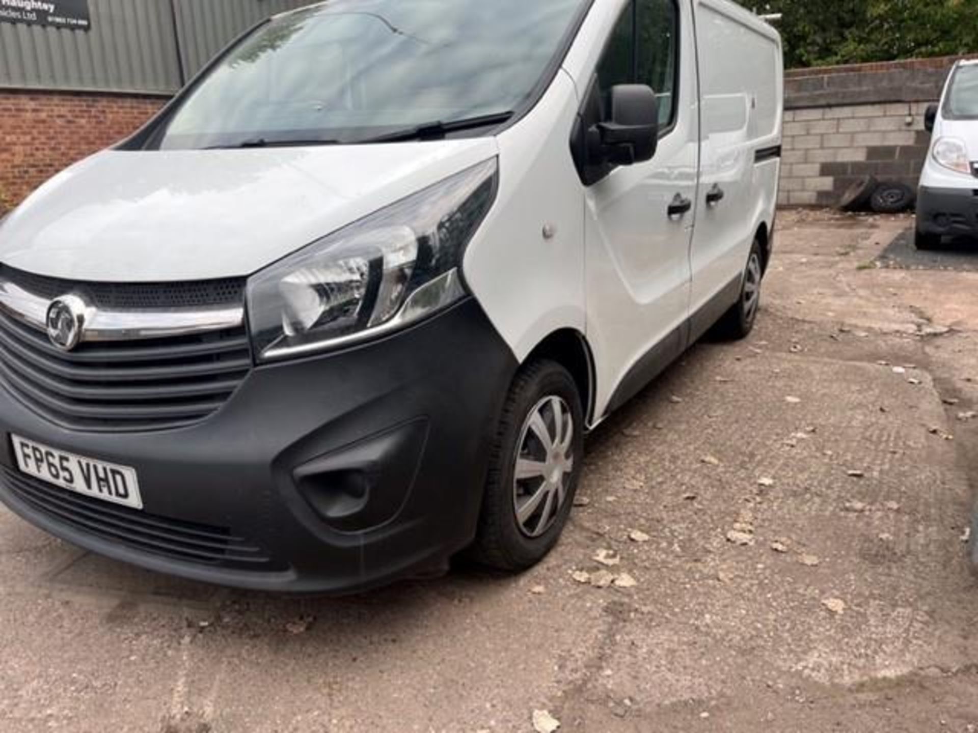 2015 VAUXHALL VIVARO 16 DIESEL VAN - Image 3 of 11