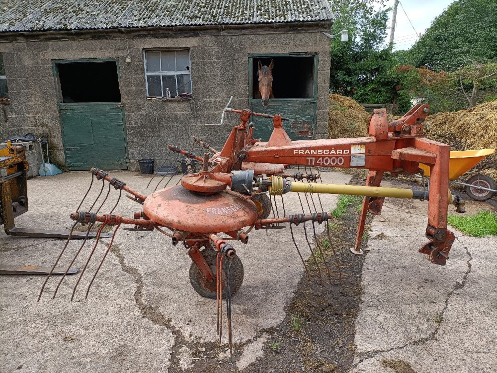 FRANSGARD T1 400 TEDDER/RAKE. IWO.