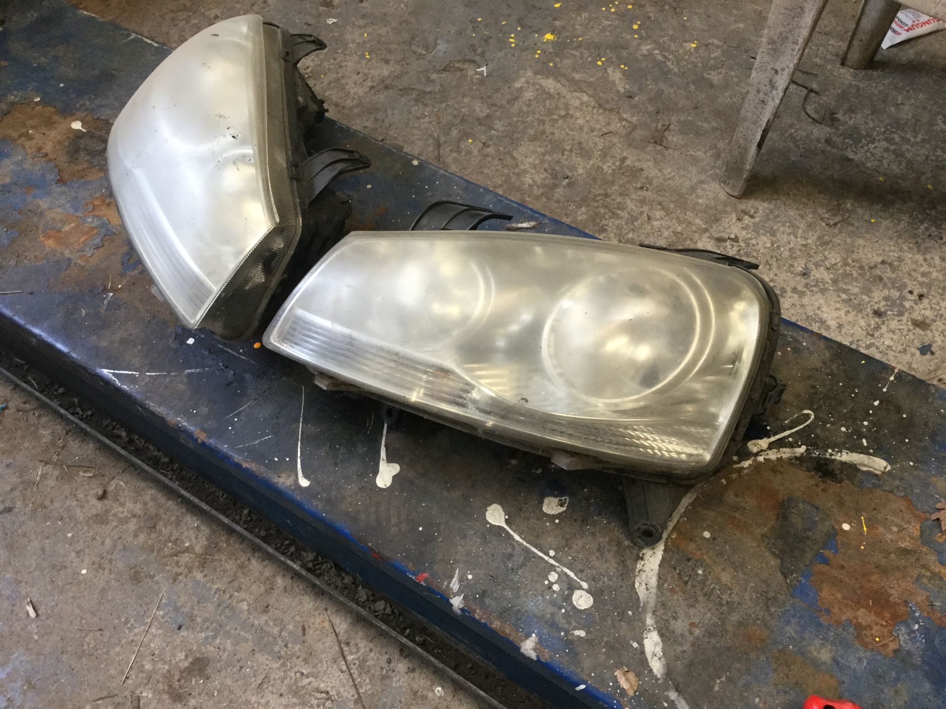 PAIR OF GREAT WALL HEADLIGHTS - Image 3 of 3