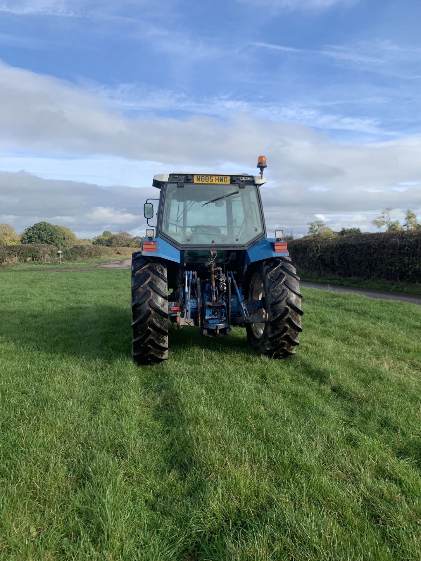 FORD/NEW HOLLAND 7840 TRACTOR - Image 7 of 9