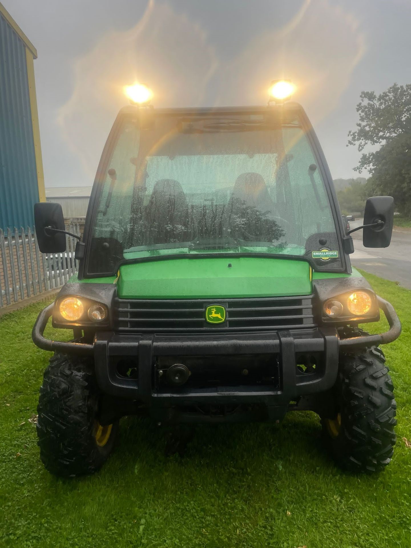 JOHN DEERE 855D GATOR (2015) - Image 4 of 10