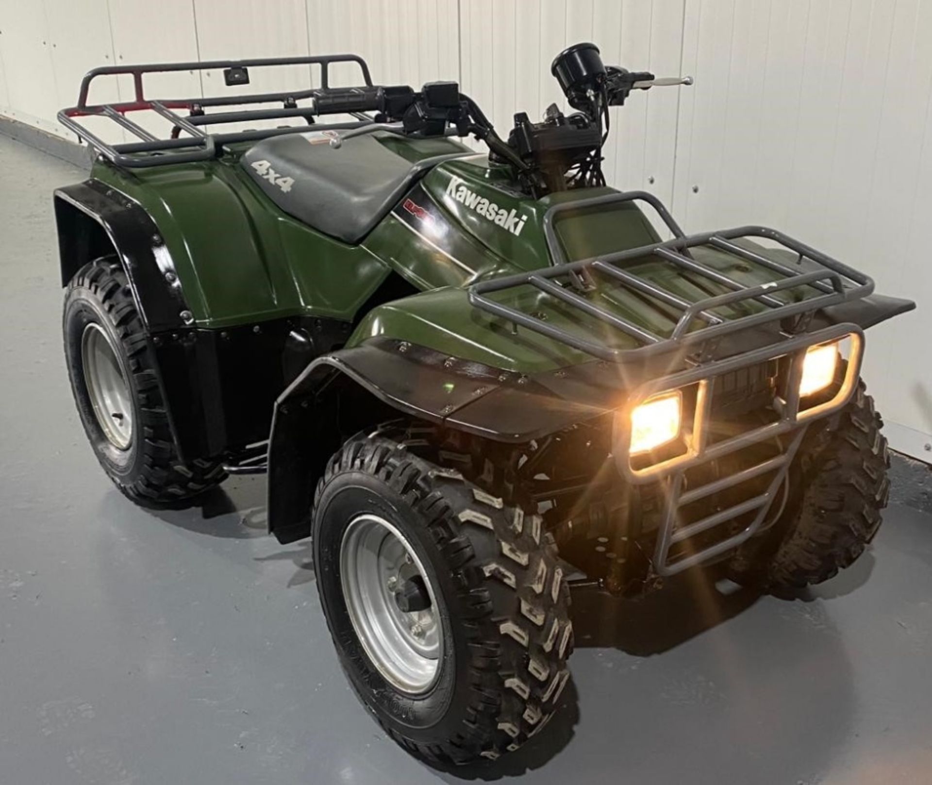 KAWASAKI KLF 300 QUAD BIKE - Image 6 of 15