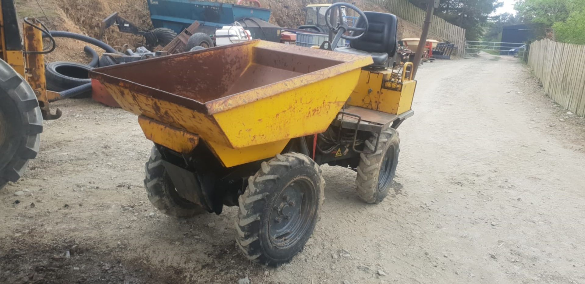 VOLVO HIGH REACH DUMPER, STARTS & DRIVES - Image 3 of 7