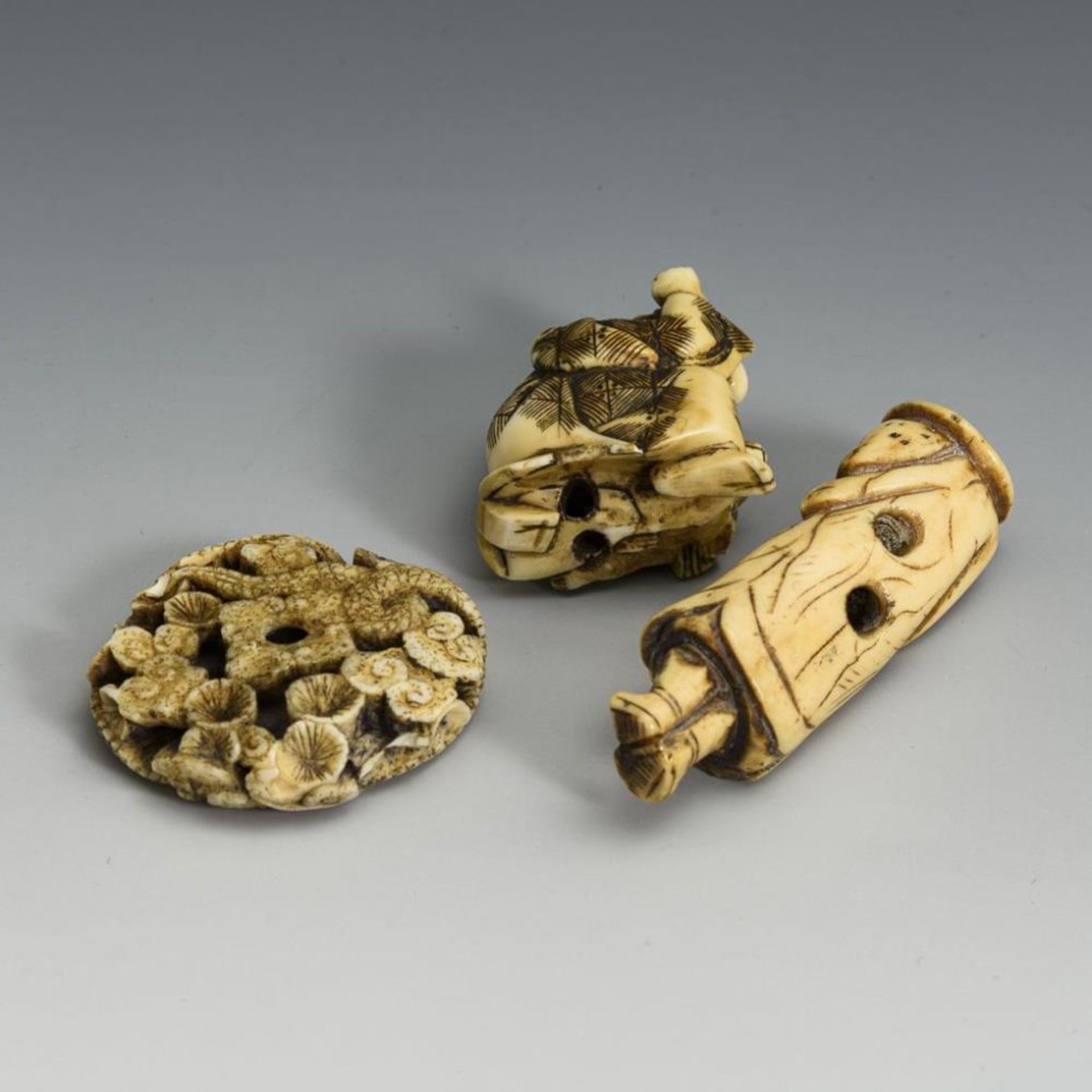 3 Netsuke aus Bein - Bild 2 aus 2