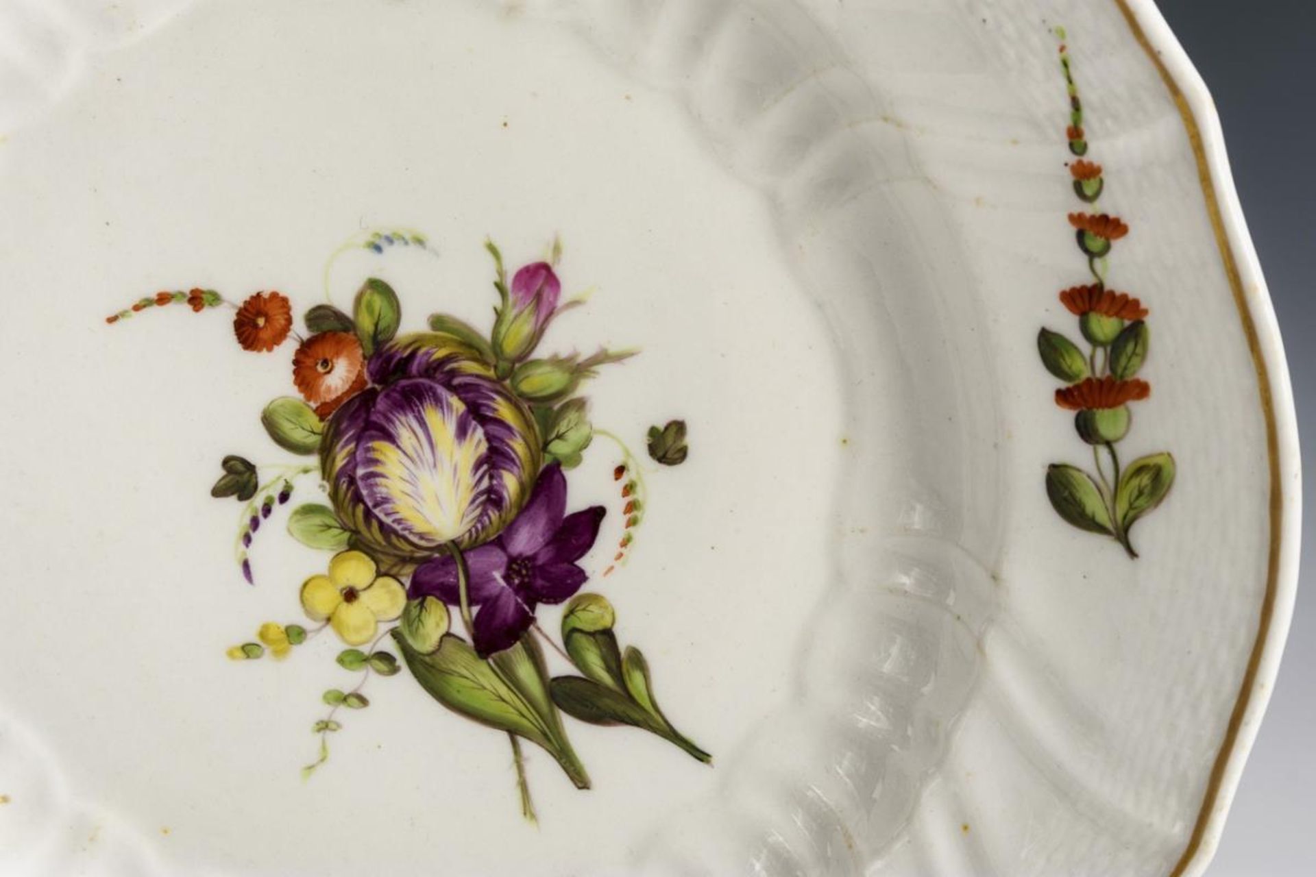 Barocker Teller mit Blumenmalerei - Bild 2 aus 3