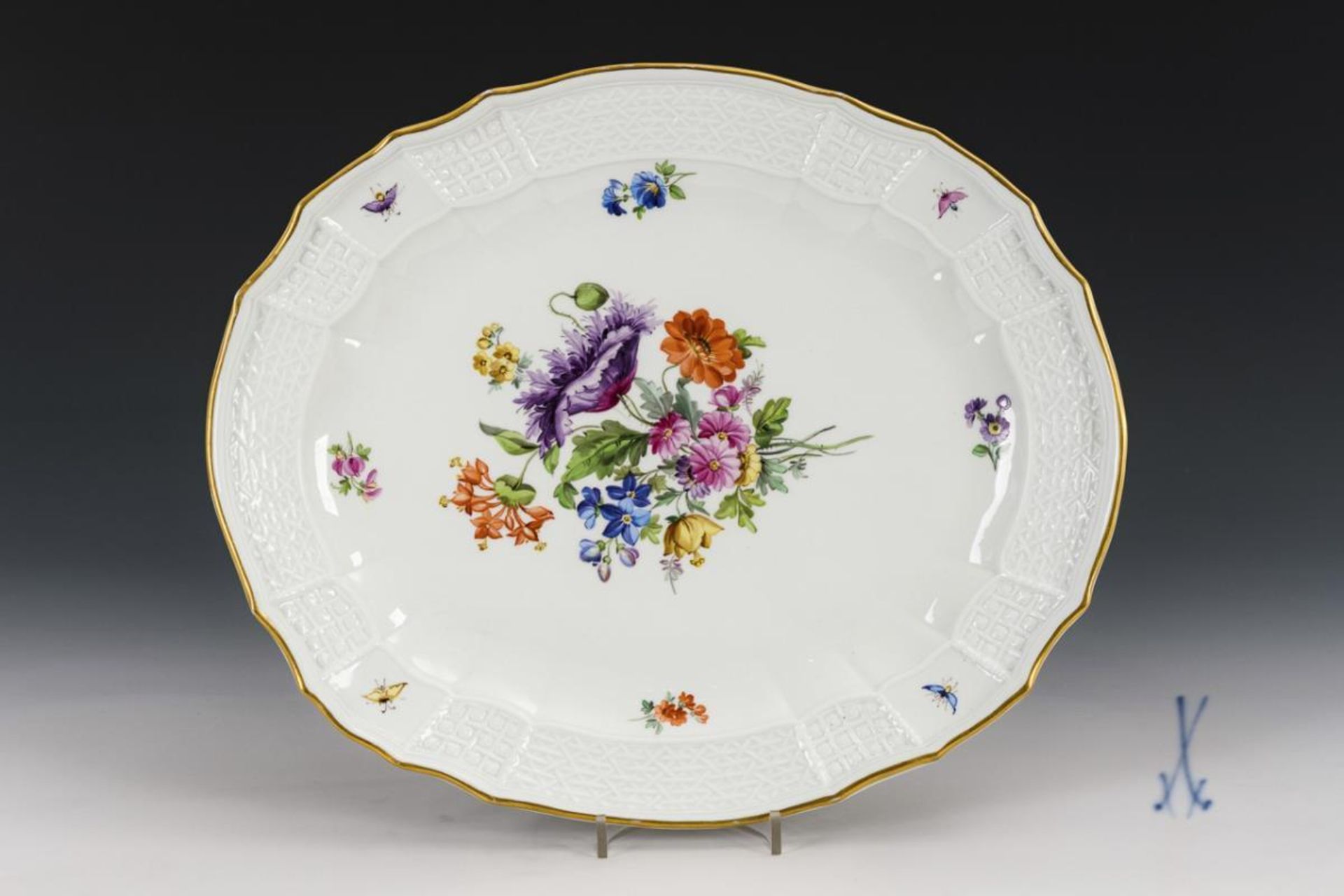 Platte mit Blumenmalerei. Meissen.