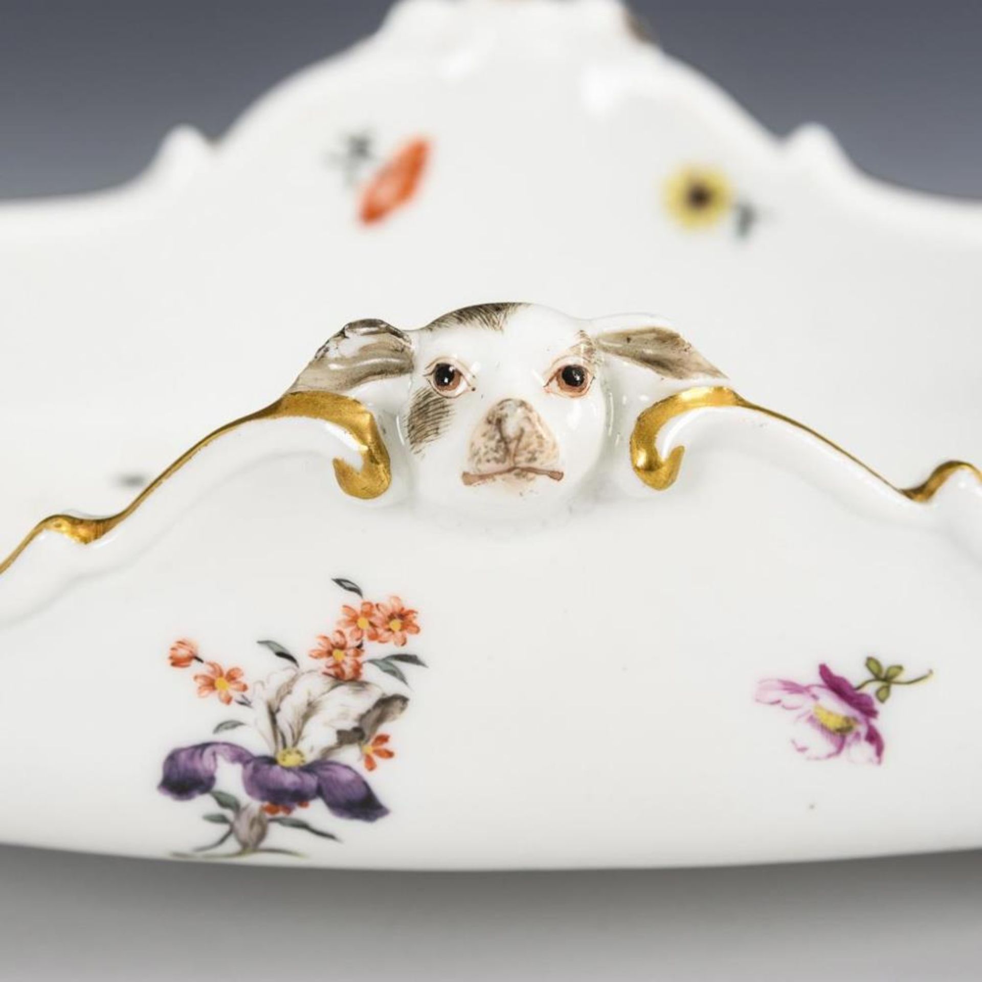 Seltene barocke Hundekopfschale. Meissen. - Bild 5 aus 9