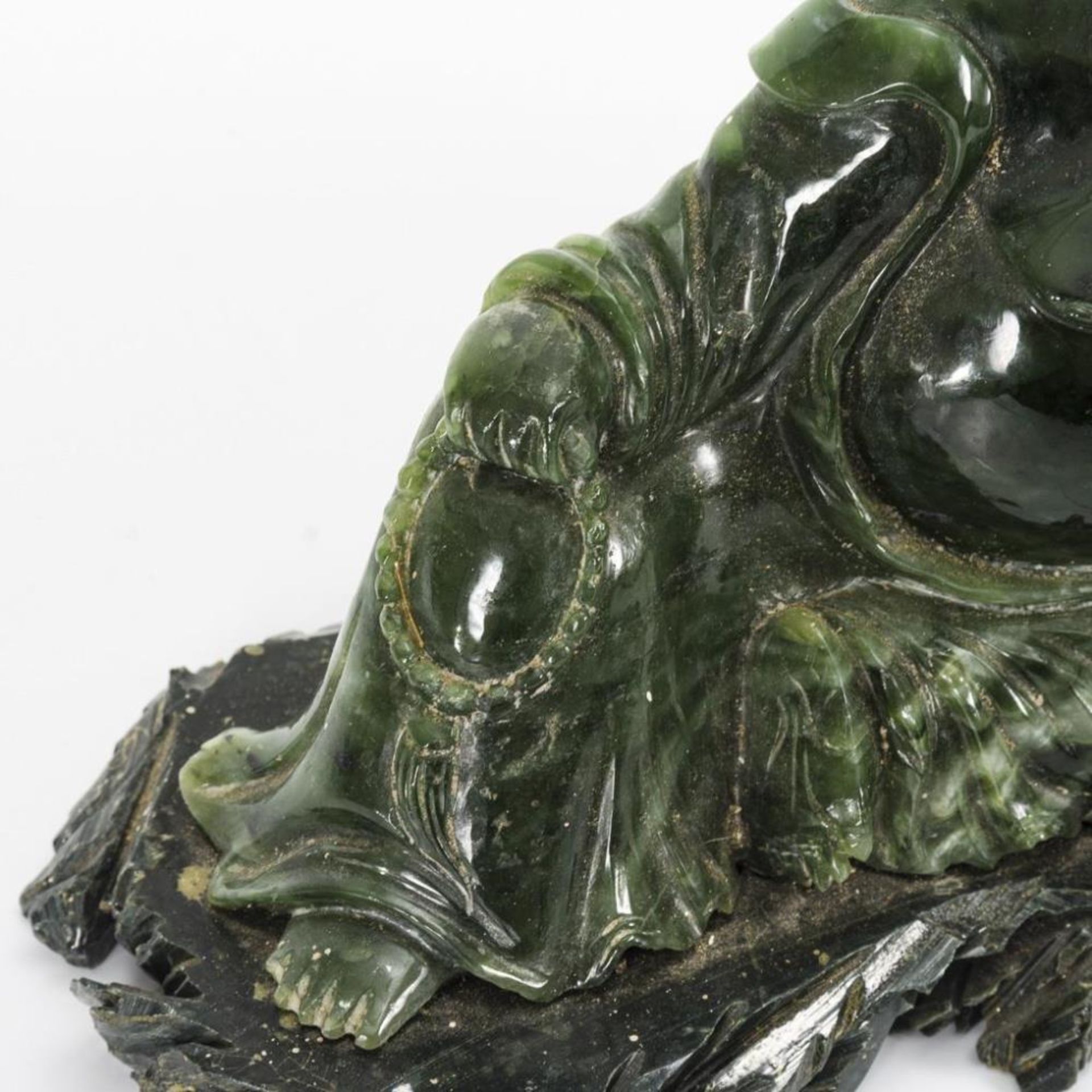 Hotei aus grüner Jade - Bild 3 aus 5