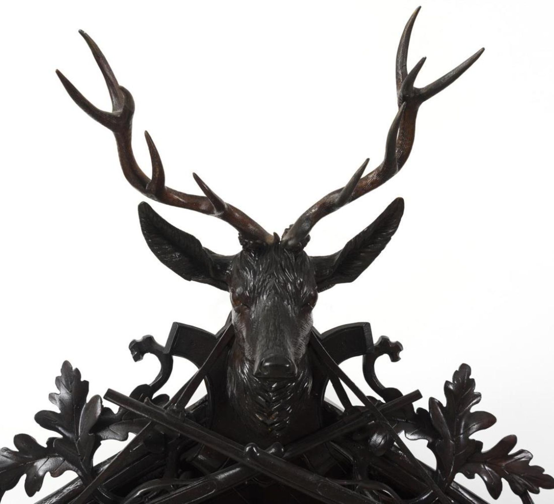 Große Schwarzwälder Kuckucksuhr mit Jagdtrophäenschmuck Philipp Haas & Söhne, St. Georgen. - Bild 2 aus 5