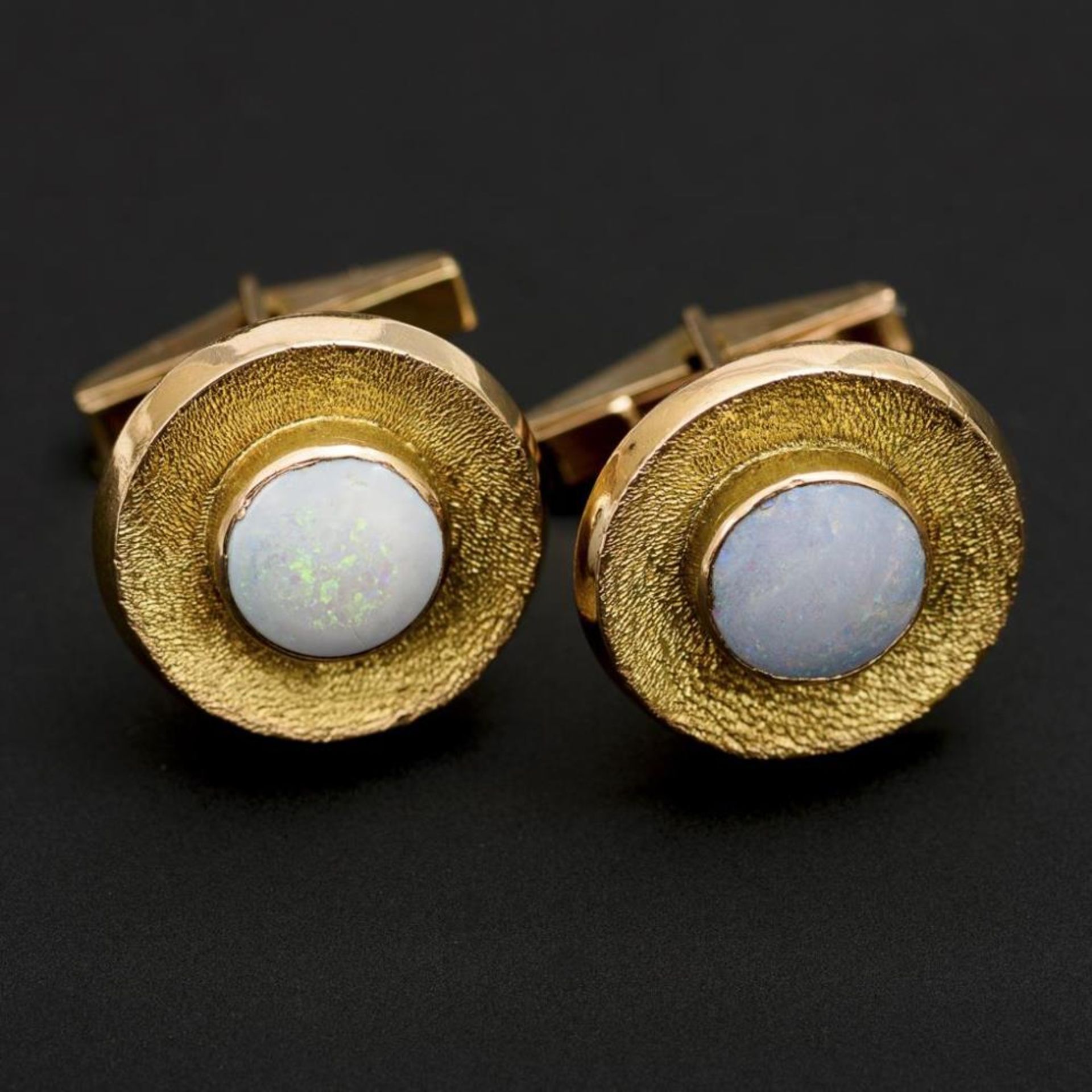 Manschettenknopfpaar mit Opalen