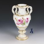 Schlangenhenkelvase. Meissen.