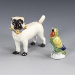 2 Miniaturtiere: Mops und Papagei. Meissen.