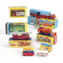 7 originalverpackte Autos. 6x Matchbox, 1x Corgi Toys.