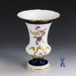 Vase mit Blumenmalerei. Meissen.