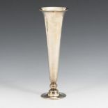 Silberne Kelchvase. Tiffany & Co., New York.