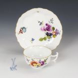 Tasse mit Blumenmalerei. Meissen.