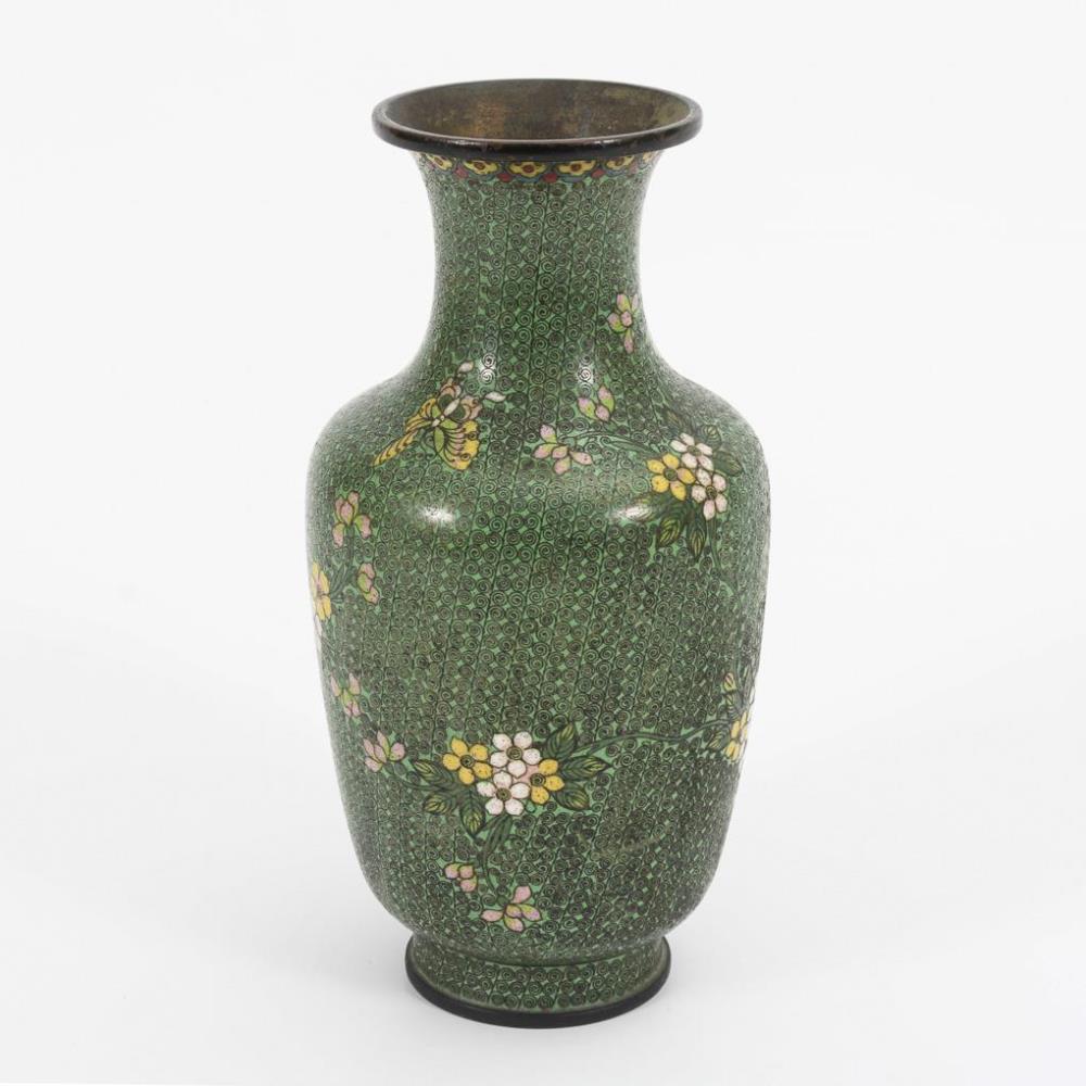 Grüne Cloisonnévase mit Blumen. - Image 2 of 3