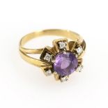 Ring mit Amethyst und Diamanten.