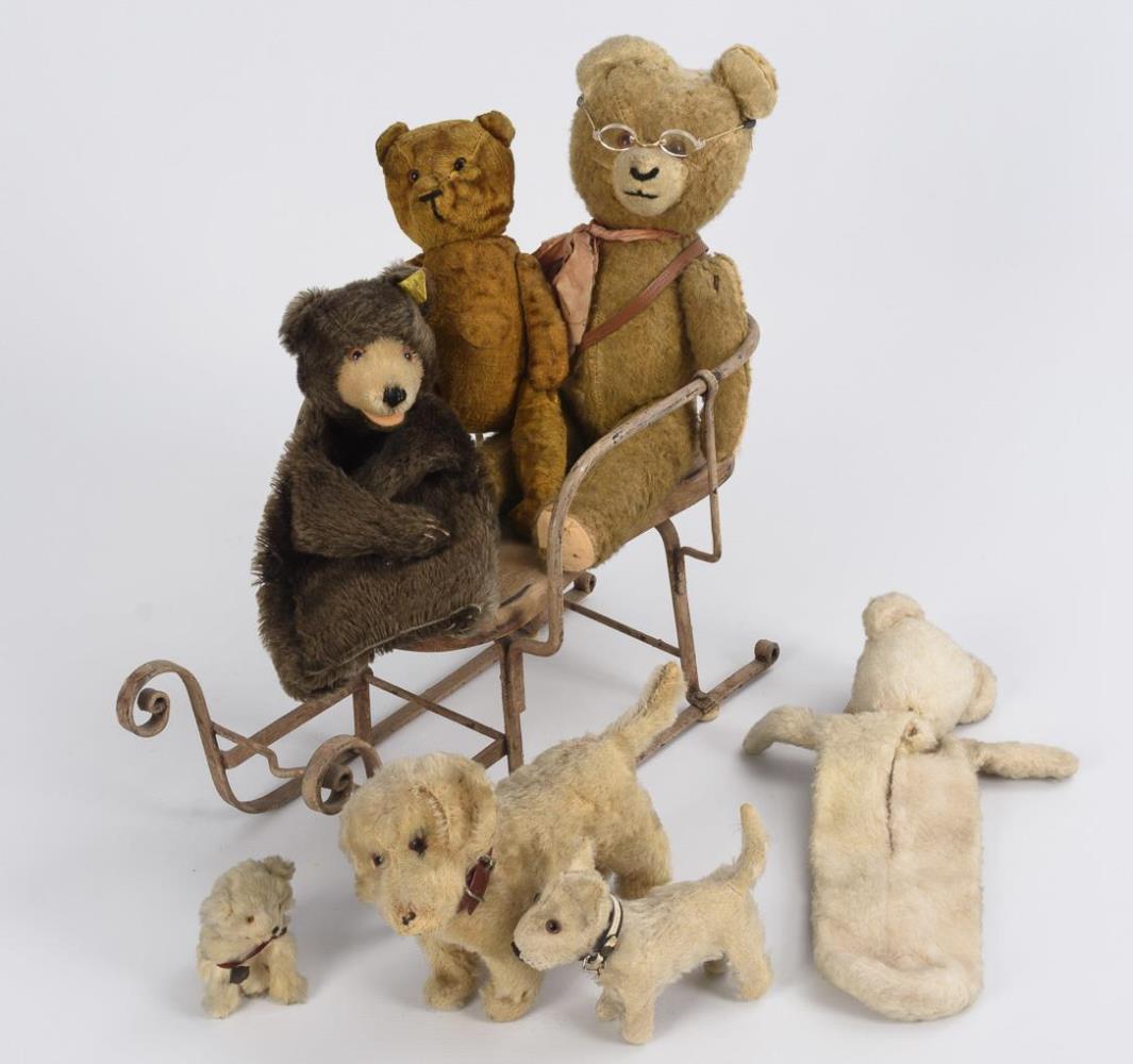 Konvolut Tiere und Teddys mit Schlitten und Sofa. - Image 3 of 3