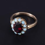 Opal-Granat-Ring.