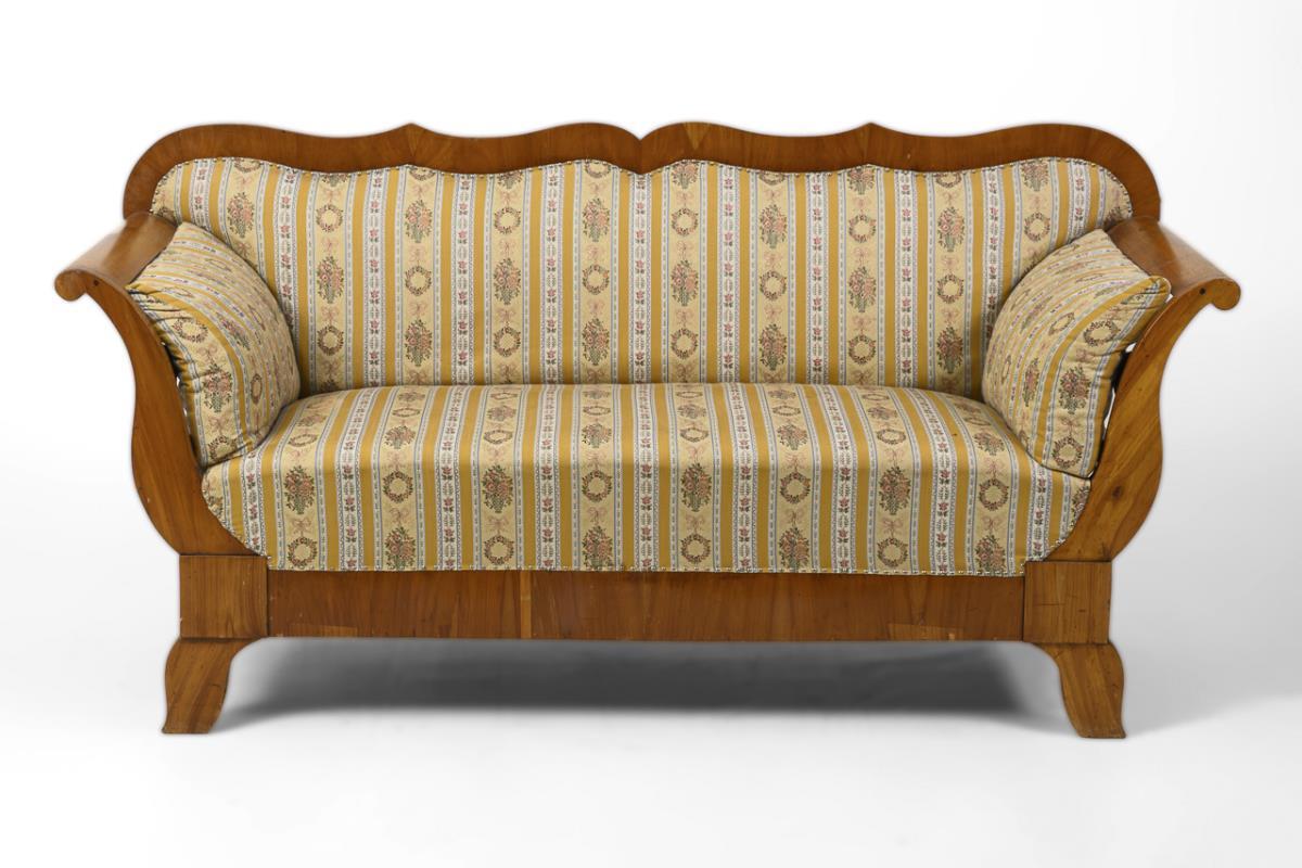 Biedermeier-Sofa.