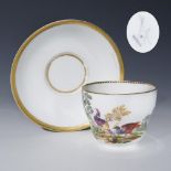 Barock-Tasse mit Vogelmalerei, Untertasse. Meissen.