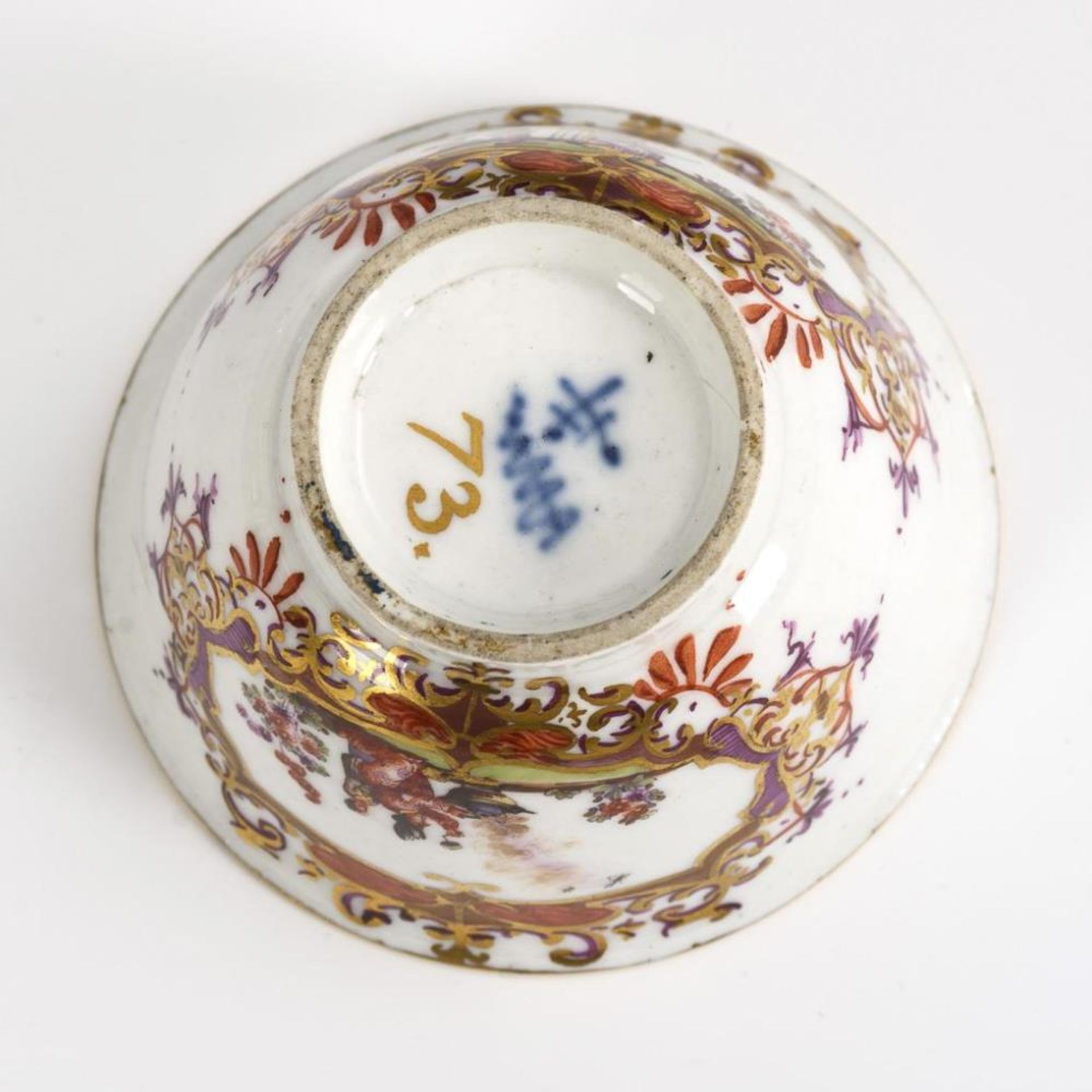 Barockes Koppchen mit Chinoiseriemalerei. Meissen. - Bild 6 aus 6