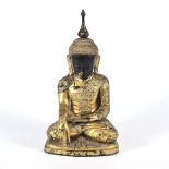 Großer vergoldeter Buddha.