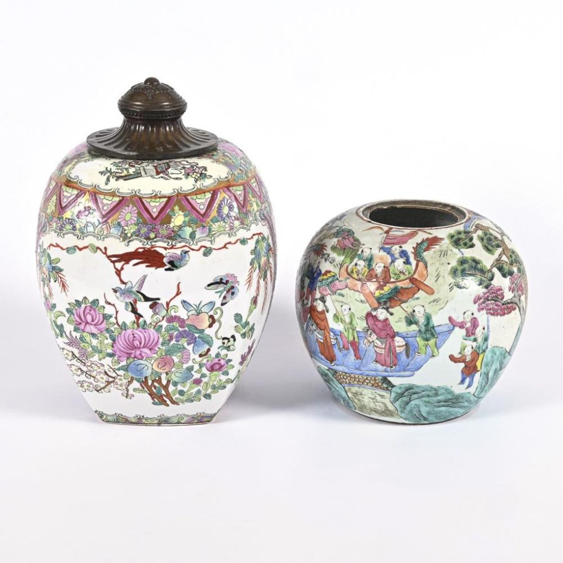 2 asiatische Vasen mit reicher Bemalung. - Bild 2 aus 5